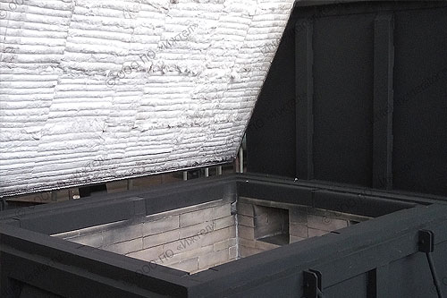 Огнеупорное керамическое стекловолокно на крышке основной камеры выдерживает температуру до 1650°С